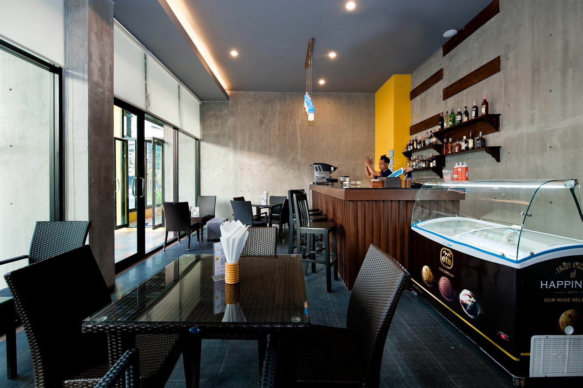 Tuana Blue Sky Patong Hotel Екстериор снимка